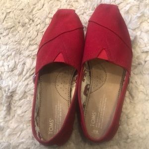 Toms red cloth shoes